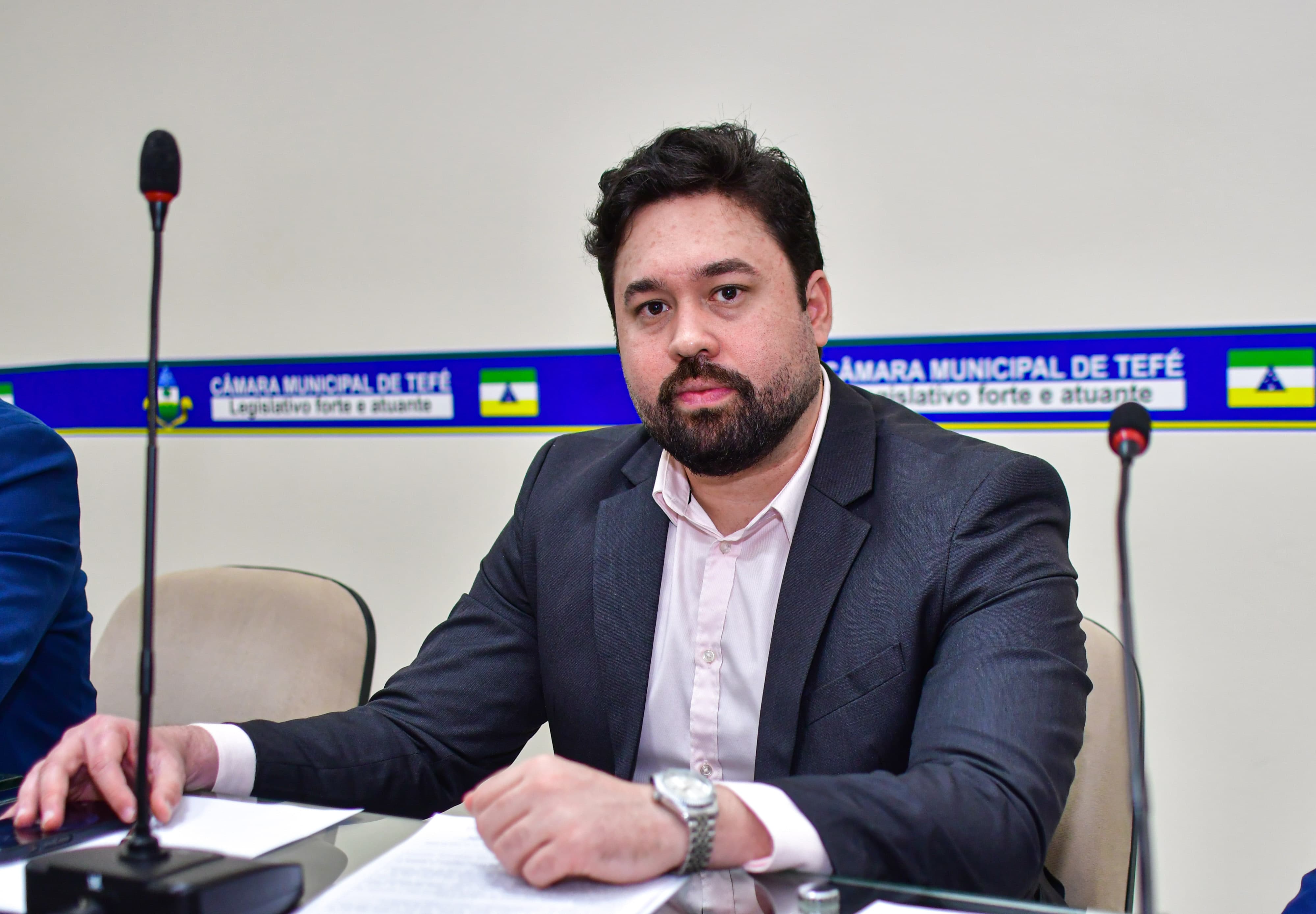 Asfalto para virar a página: Paulo Celani pede recuperação da Rua Rodrigues Alves, no Bairro Nossa Senhora de Fátima.
