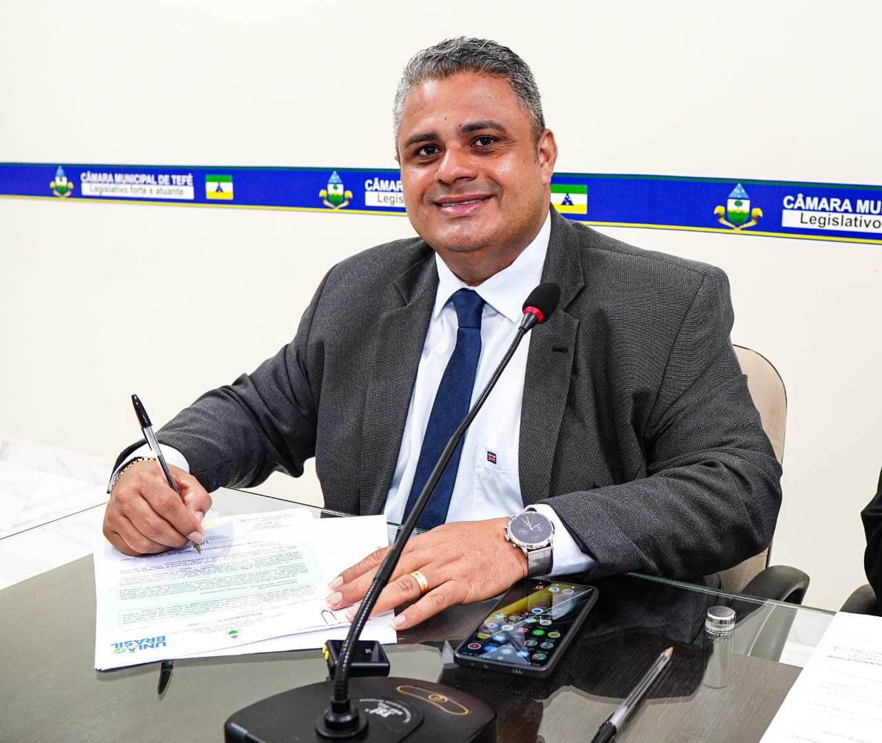 Cuidar com precisão: Vereador Missionário Daneil propõe criação de Farmácia de Manipulação Municipal em Tefé