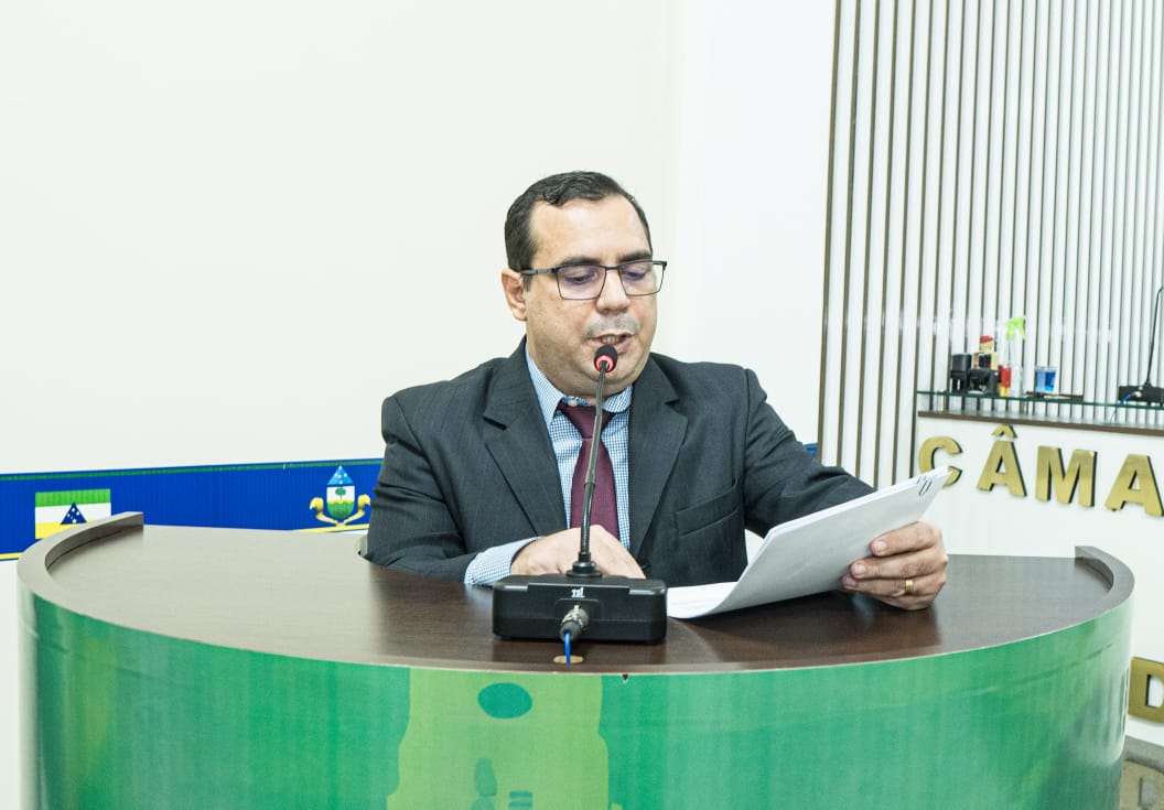 José Lindoso na lista: pedido quer transformar buracos em solução no Bairro Nova Esperança.
