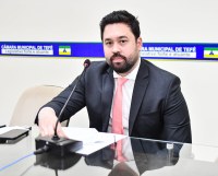 Mobilidade em destaque: Vereador Paulo Celani propõe veículo adaptado e canal de atendimento para transporte acessível.