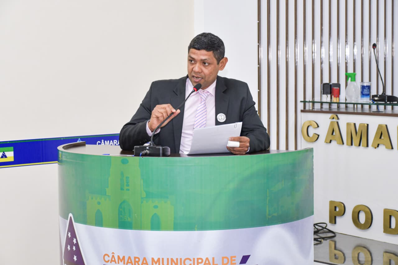 Passo seguro: proposta sugere passarela de concreto no Beco Rui Barbosa.