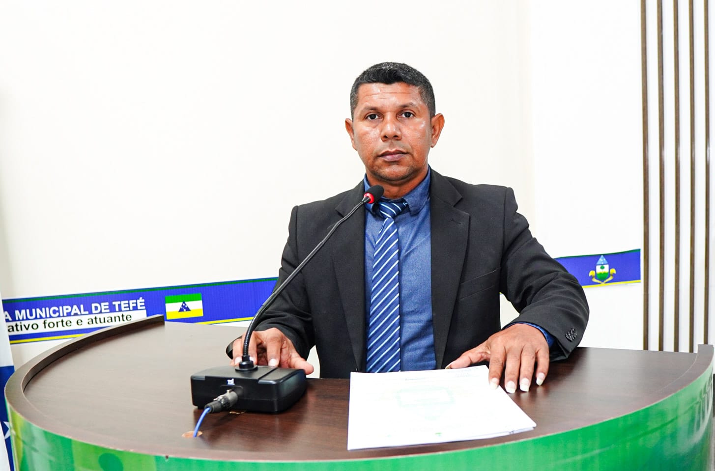 Podagem de árvores próximas à Praça Túlio Azevedo é requerimento do Vereador Manuel Situba.