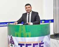 Ponto de espera, ponto de apoio: proposta une mobilidade e sustento em nova parada de ônibus.