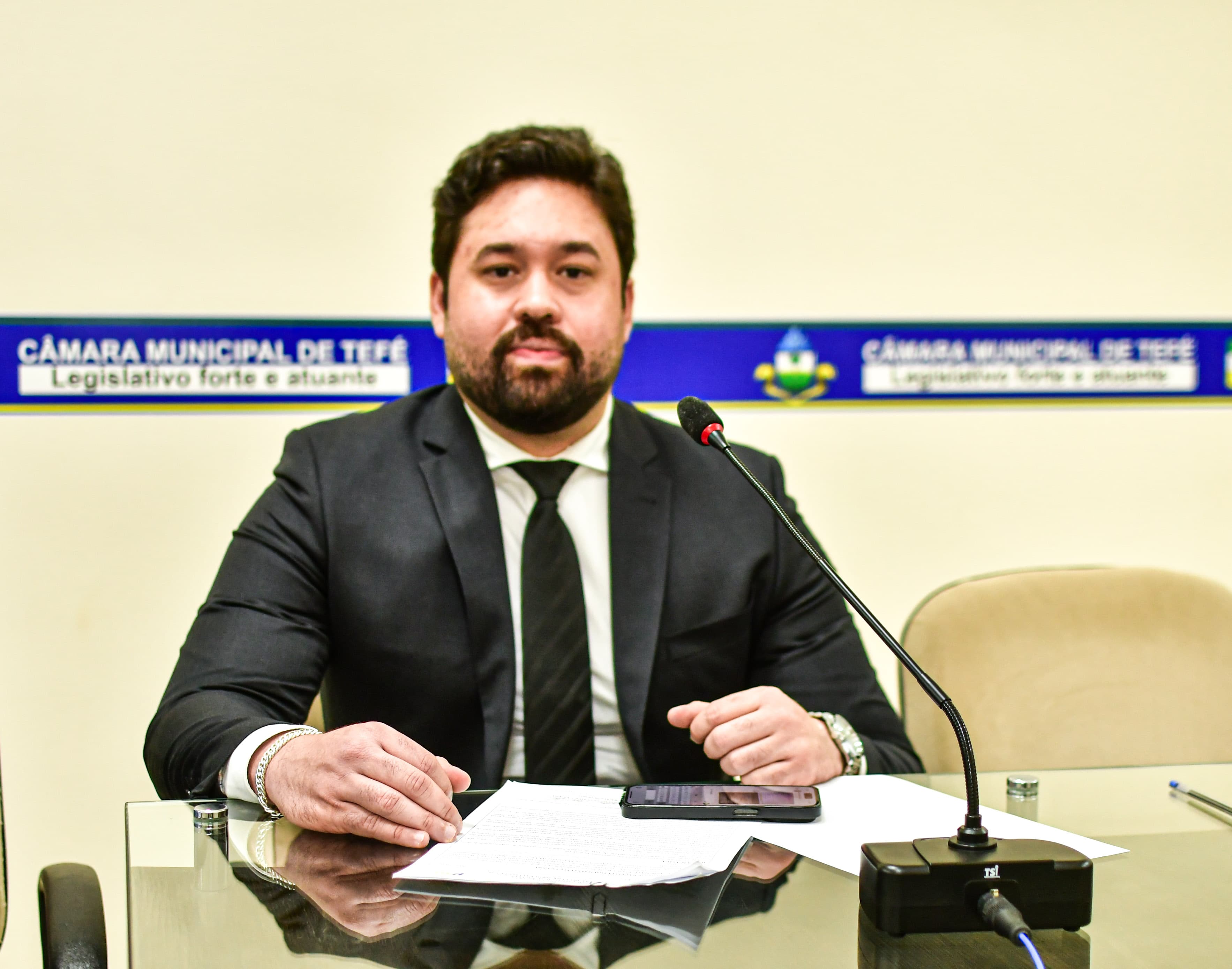 Requerimento do Vereador Paulo Celani pede recuperação da Av. Tiradentes e da Rua Trindade.