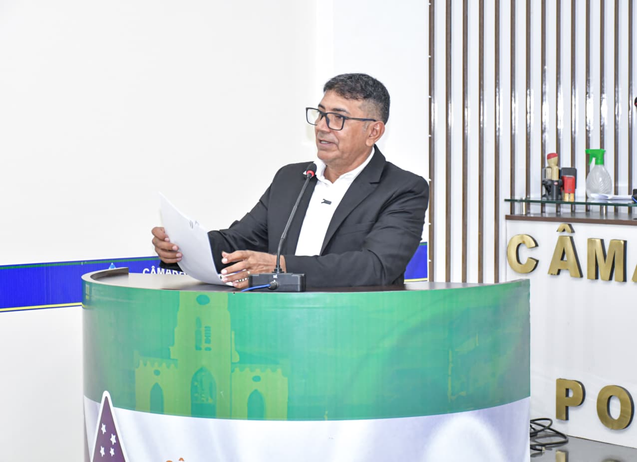 Rua José Lindoso em foco com pedido de drenagem e pavimentação.