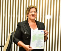 Rua Três de Outubro pode ganhar nova vida com pedido de pavimentação apresentado na Câmara.