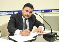 Transporte seguro para educadores: Vereador Marcelo Macedo requista ônibus para Professores da Zona Rural.