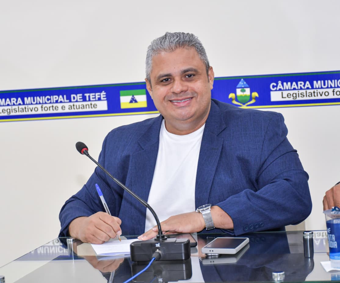 Um vazio no caminho: requerimento aponta urgência na recuperação de cratera na Vila Boa Sorte.