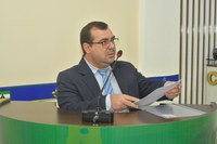 Vereador Helinho Bessa pede reparos nas ruas Pará e Fortaleza, em Vila Boa Sorte.