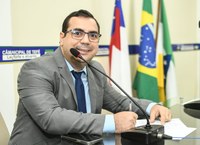 Vereador Helinho Bessa solicita pavimentação e iluminação da Rua Luciane Coca no Bairro Zé Gadanha