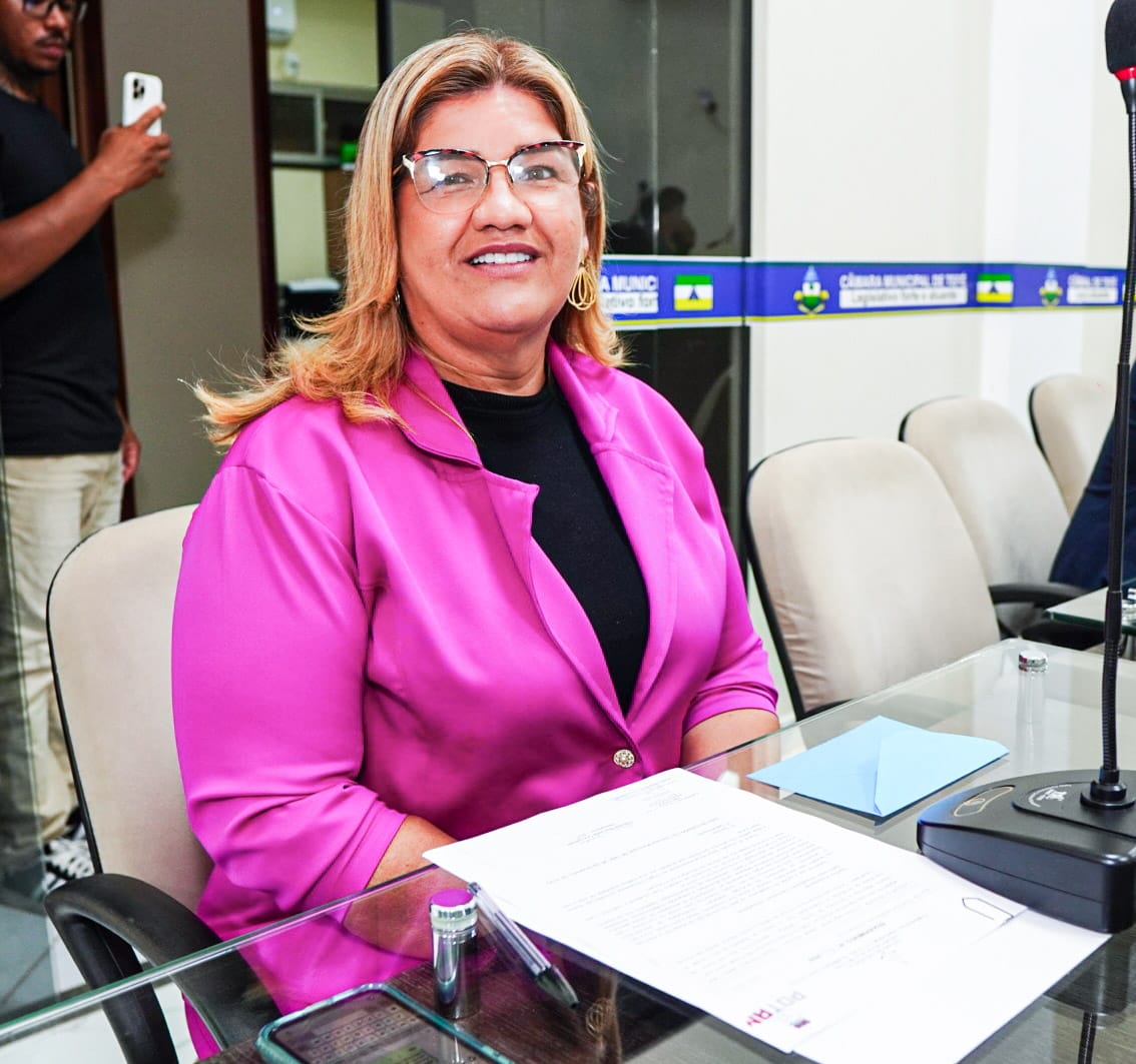 Vereadora Cláudia Marreira pede atendimento à saúde dos servidores da Secretaria Municipal de Produção.