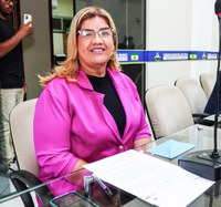 Vereadora Cláudia Marreira pede atendimento à saúde dos servidores da Secretaria Municipal de Produção.